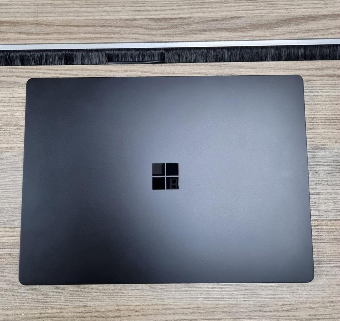 Microsoft Surface Laptop - Noir Mat, Écran Tactile, Design Ultra-Fin